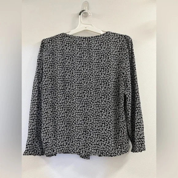 9. Reformation Jorja Top in Ansel - Picture 13 of 16